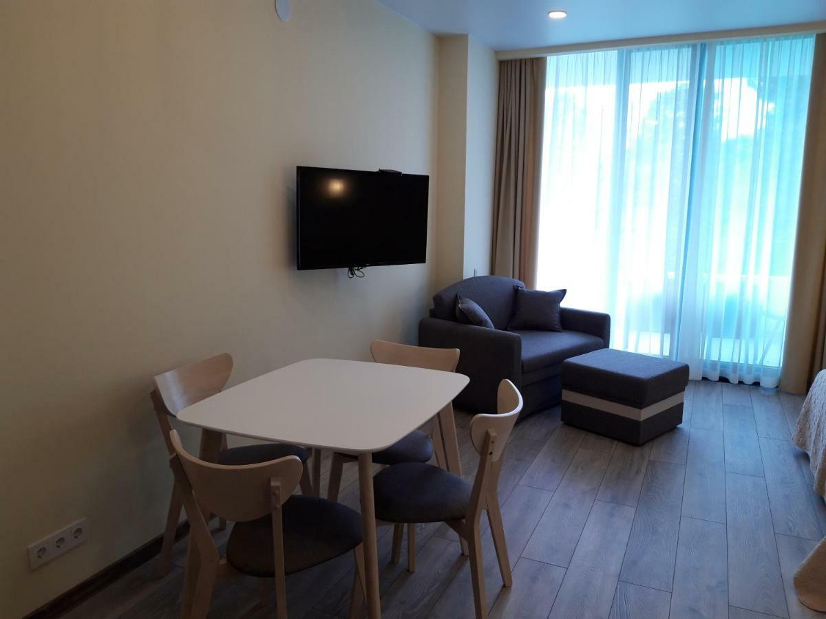 Green Line Apartment Mtsvane Konts'khi Extérieur photo